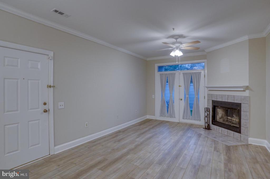 2902 WATERS EDGE DRIVE 261