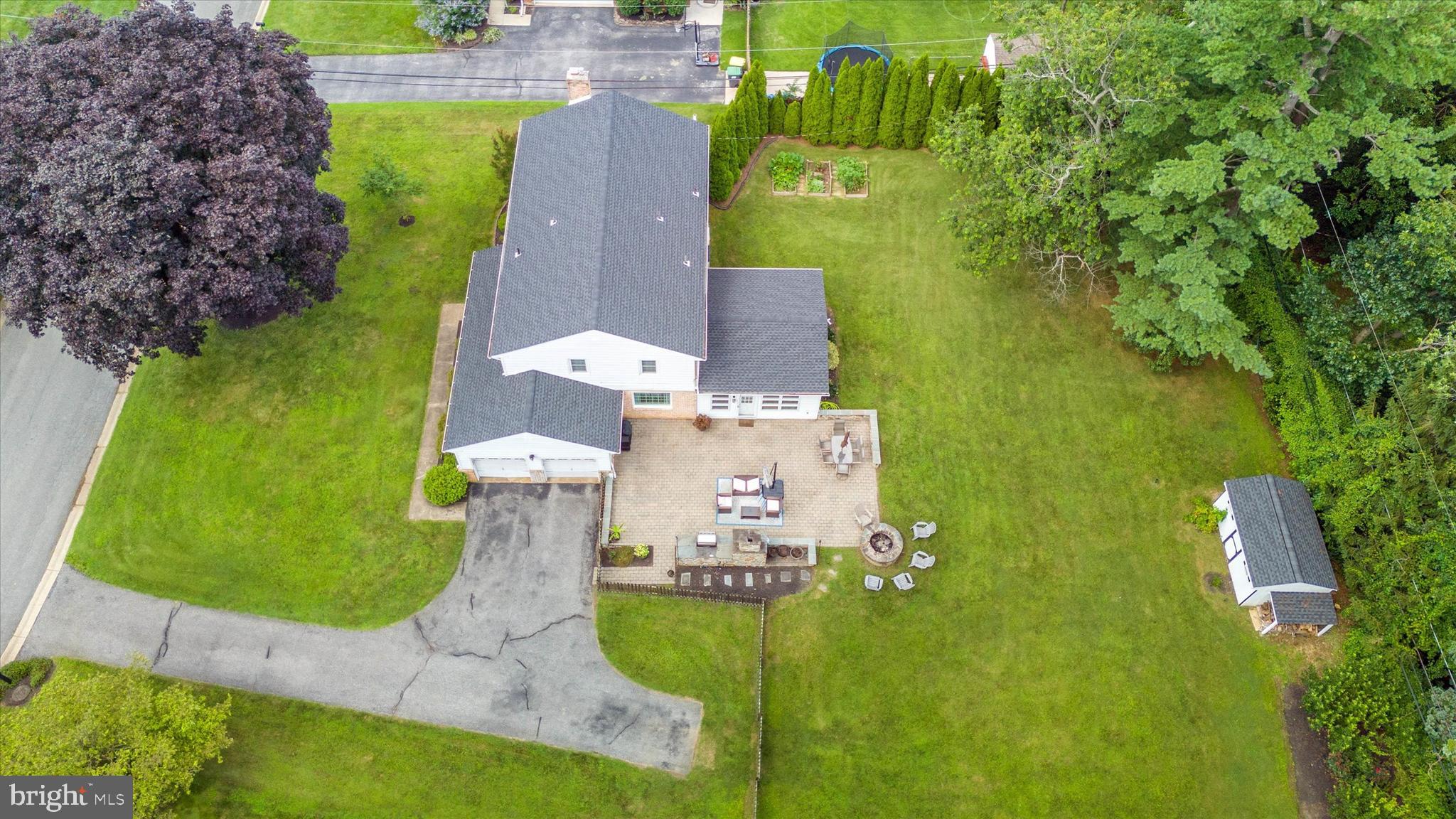 35 WINTERBURY CIRCLE