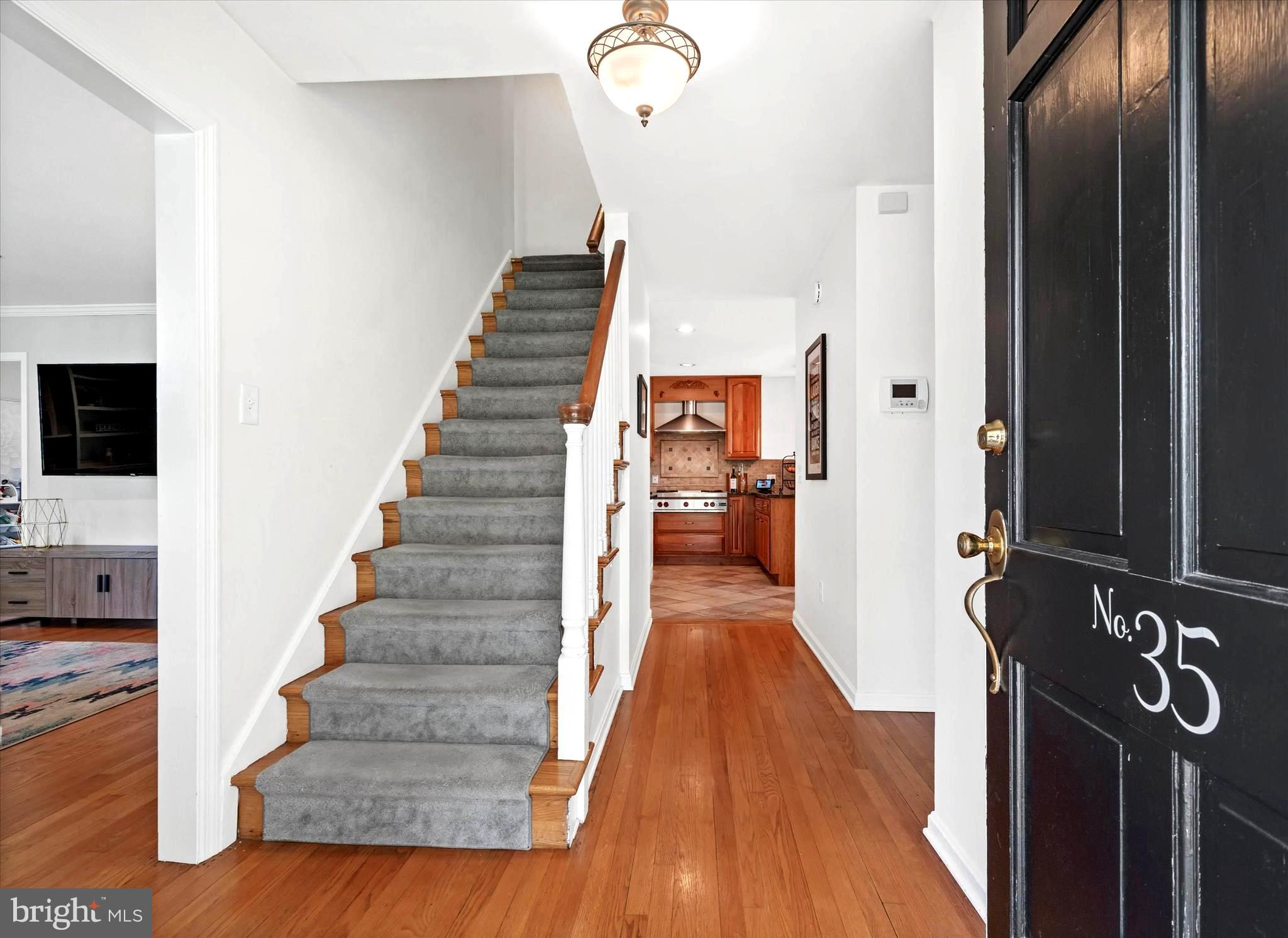35 WINTERBURY CIRCLE