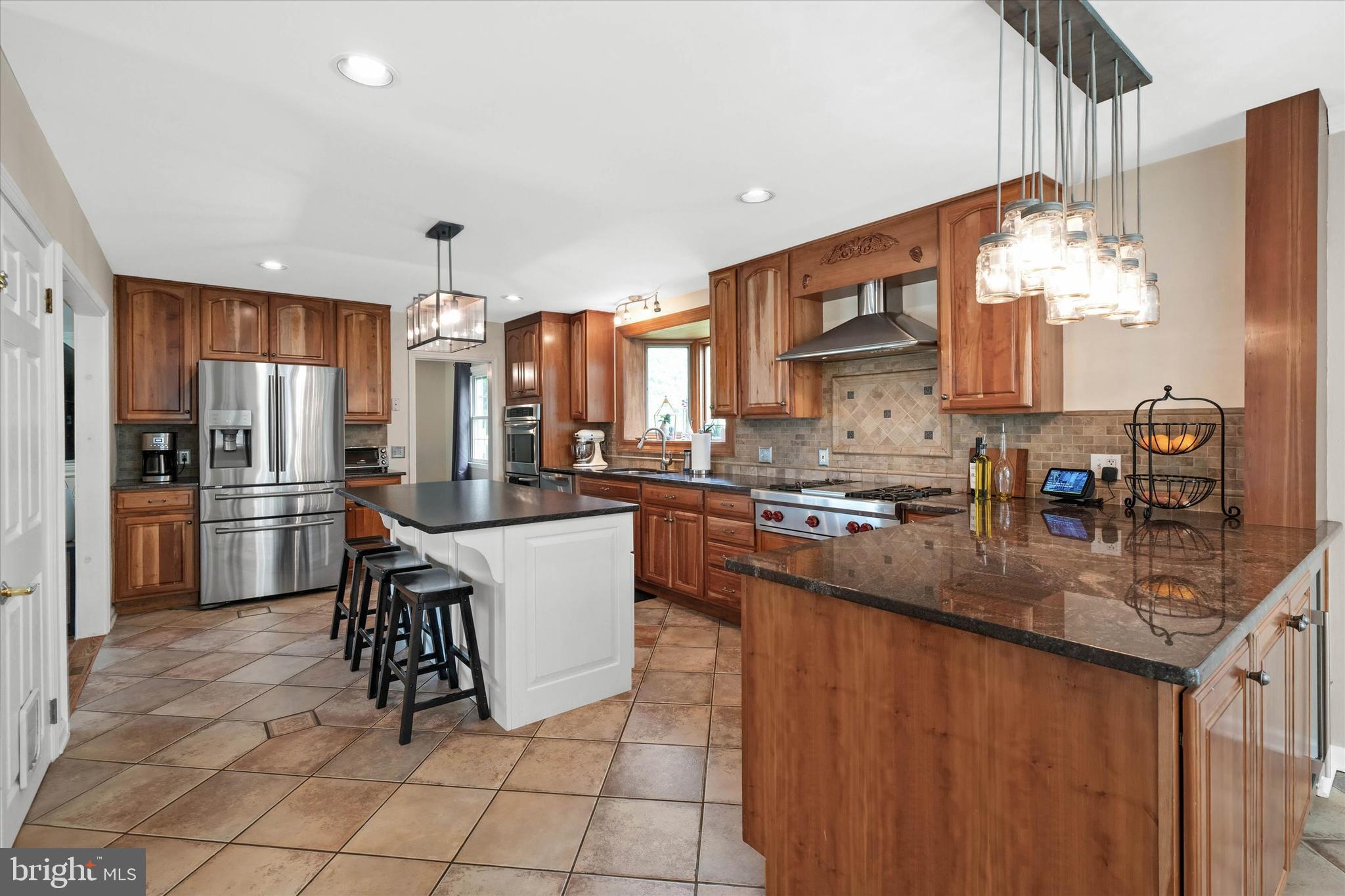 35 WINTERBURY CIRCLE