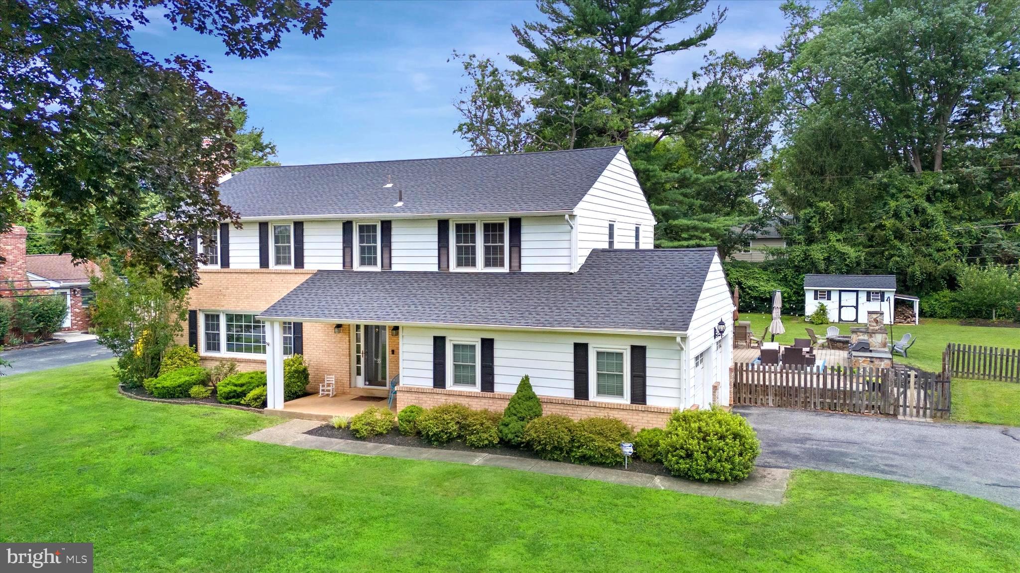 35 WINTERBURY CIRCLE