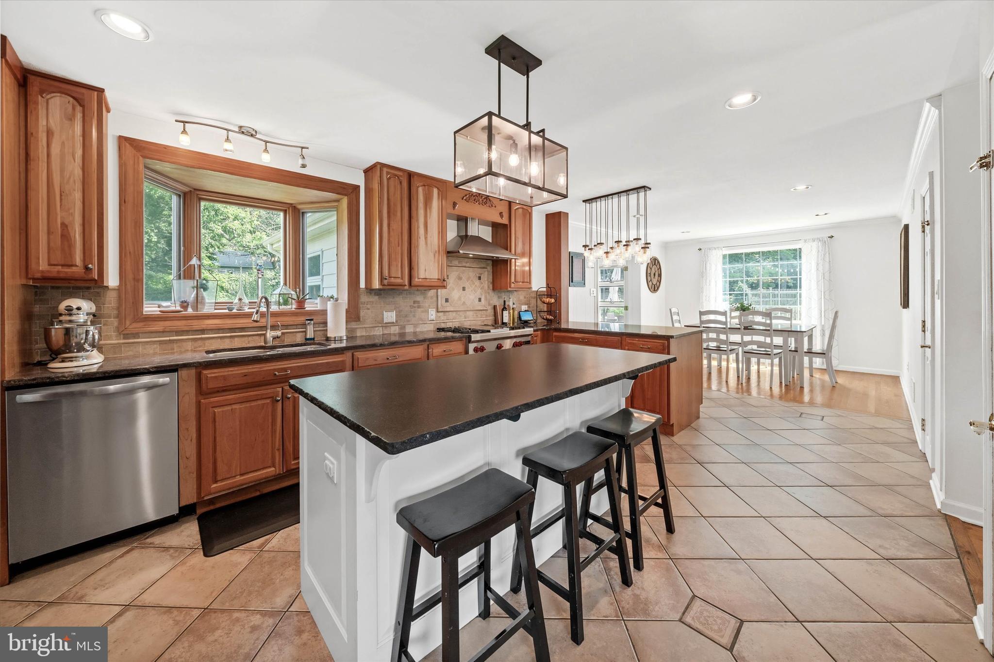35 WINTERBURY CIRCLE