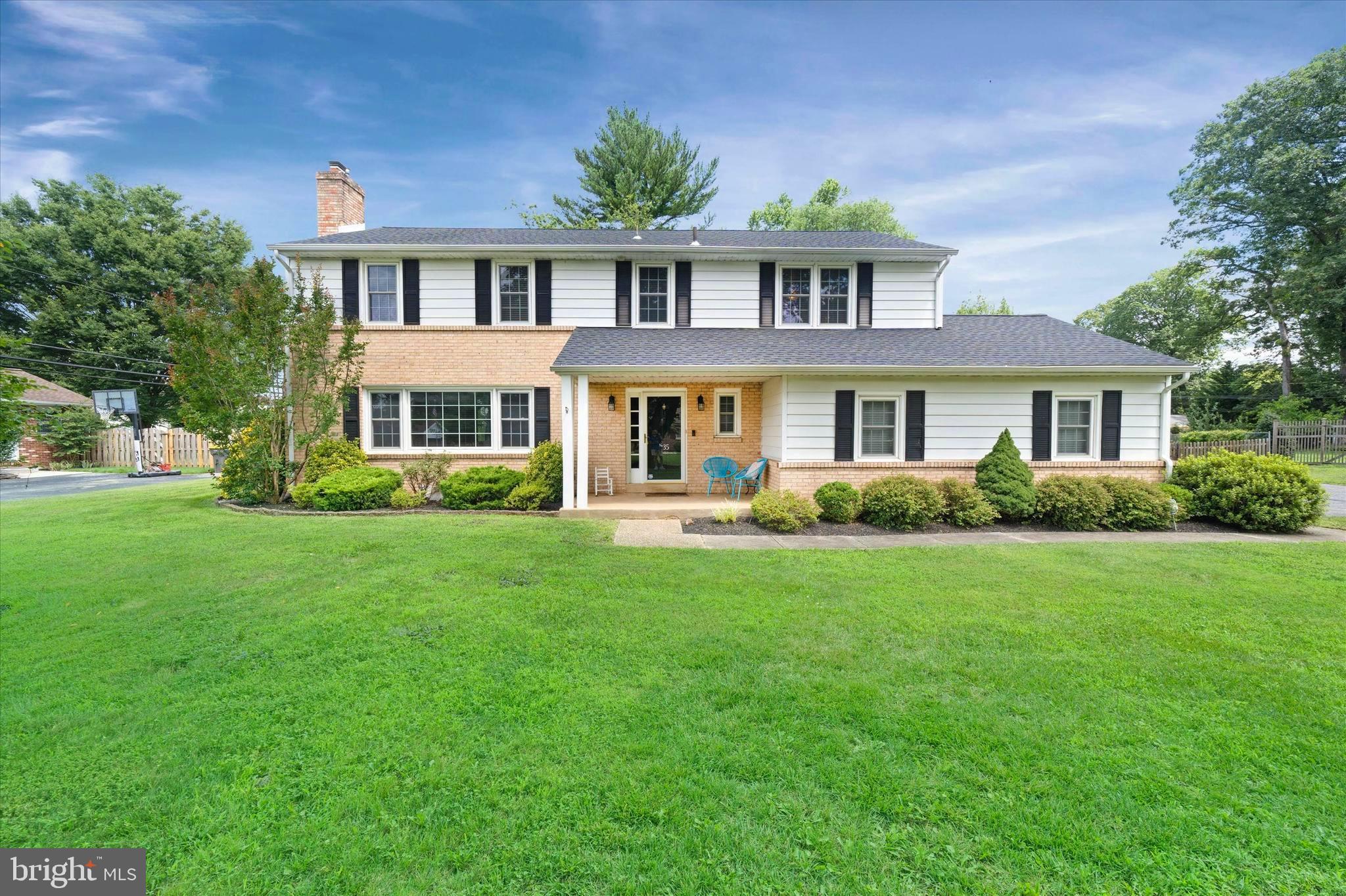 35 WINTERBURY CIRCLE