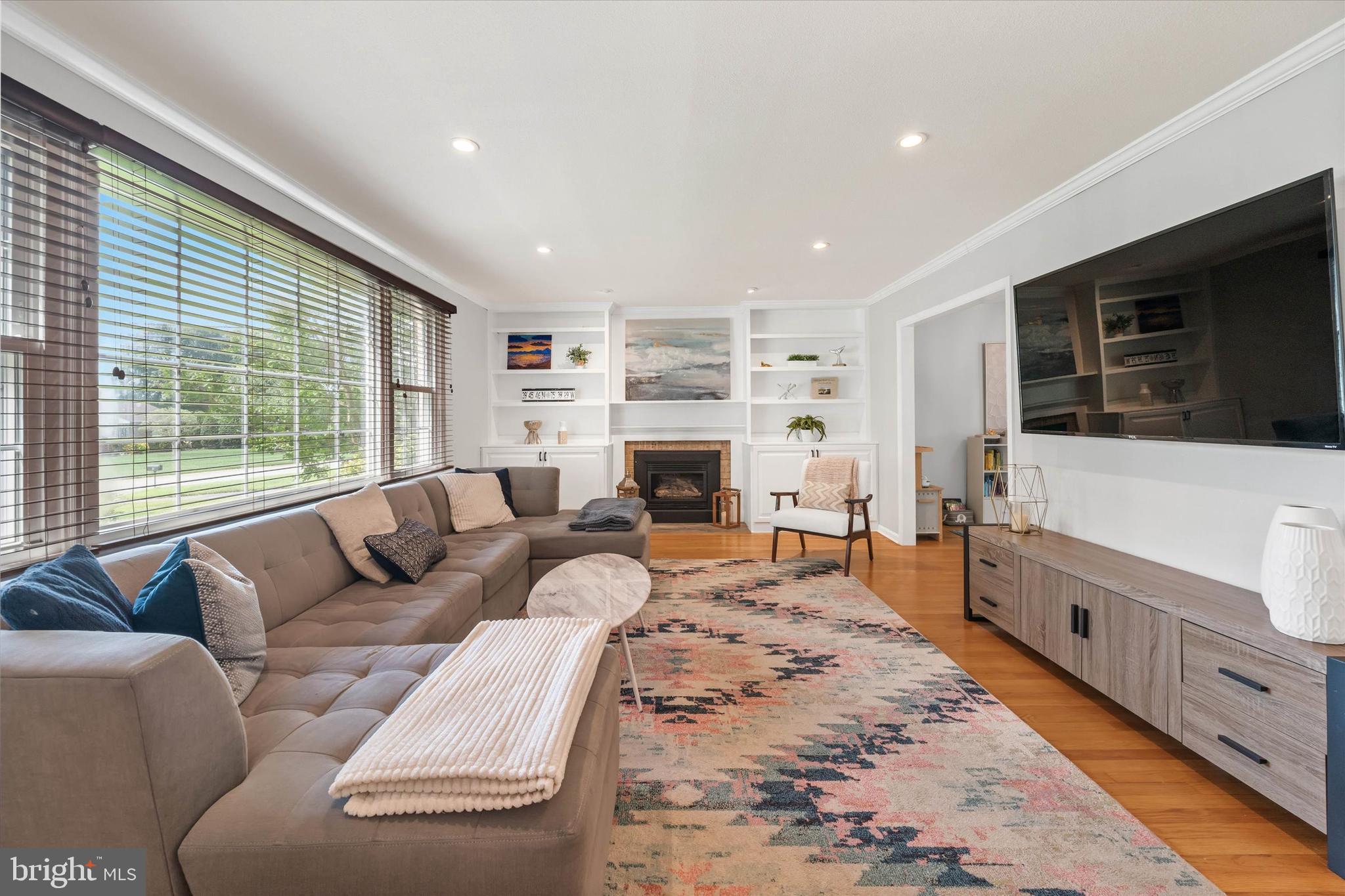 35 WINTERBURY CIRCLE