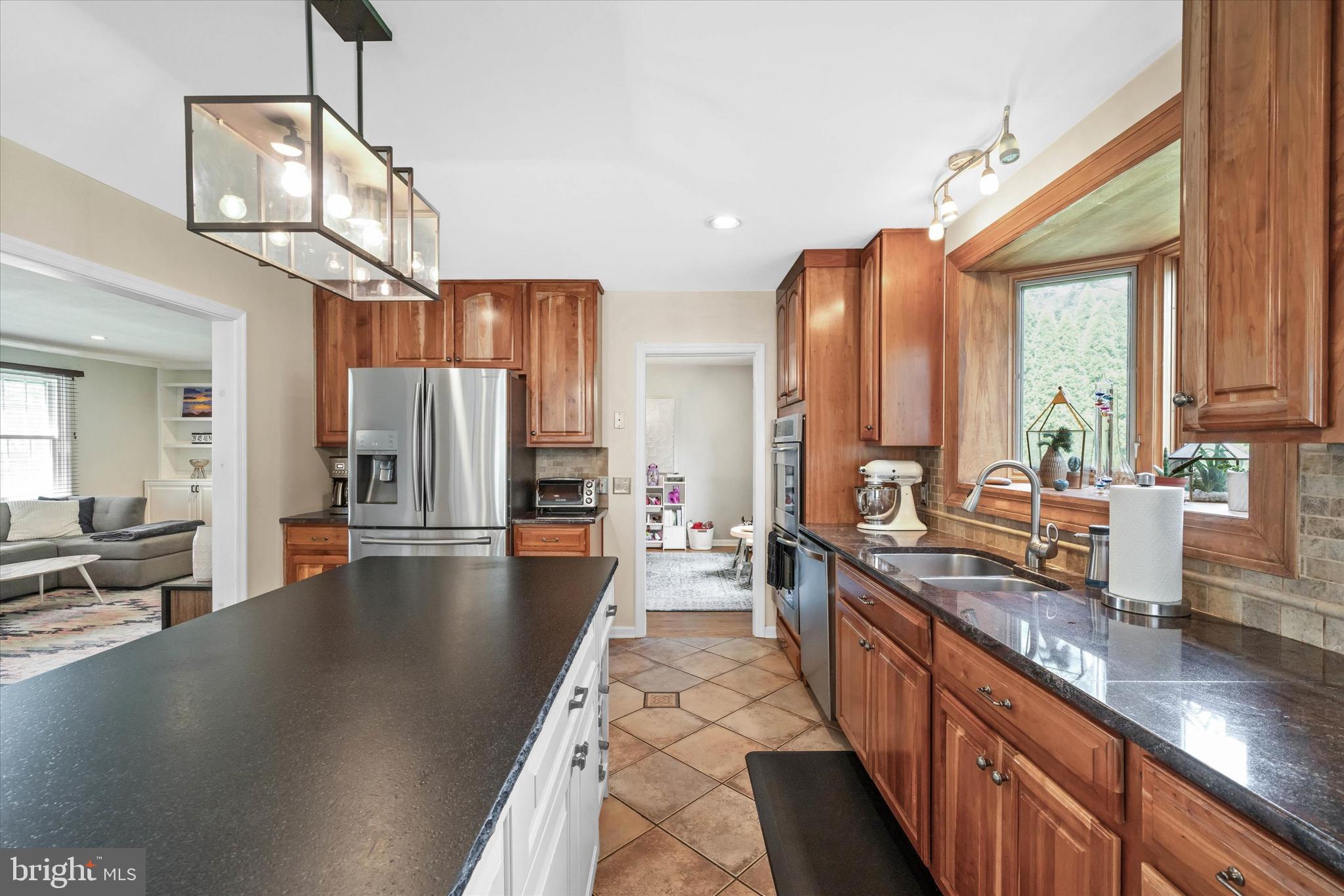 35 WINTERBURY CIRCLE