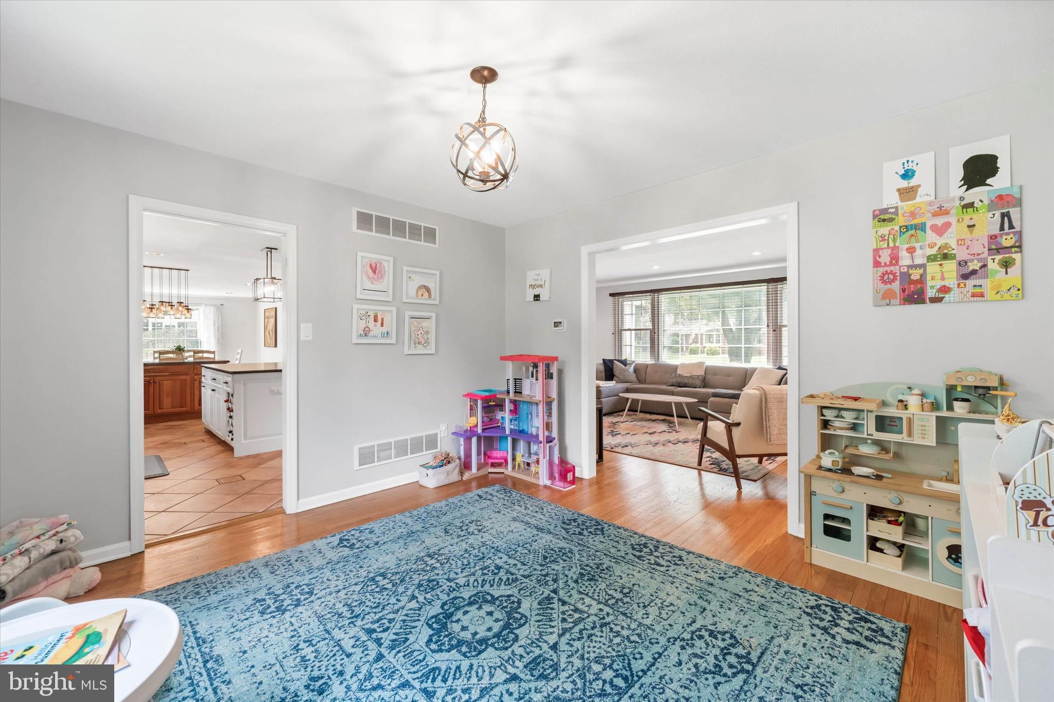35 WINTERBURY CIRCLE