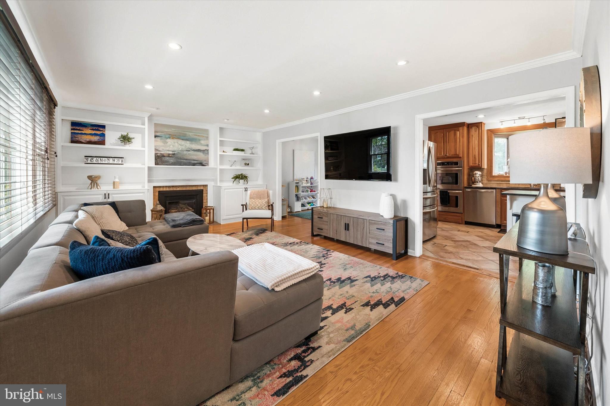 35 WINTERBURY CIRCLE