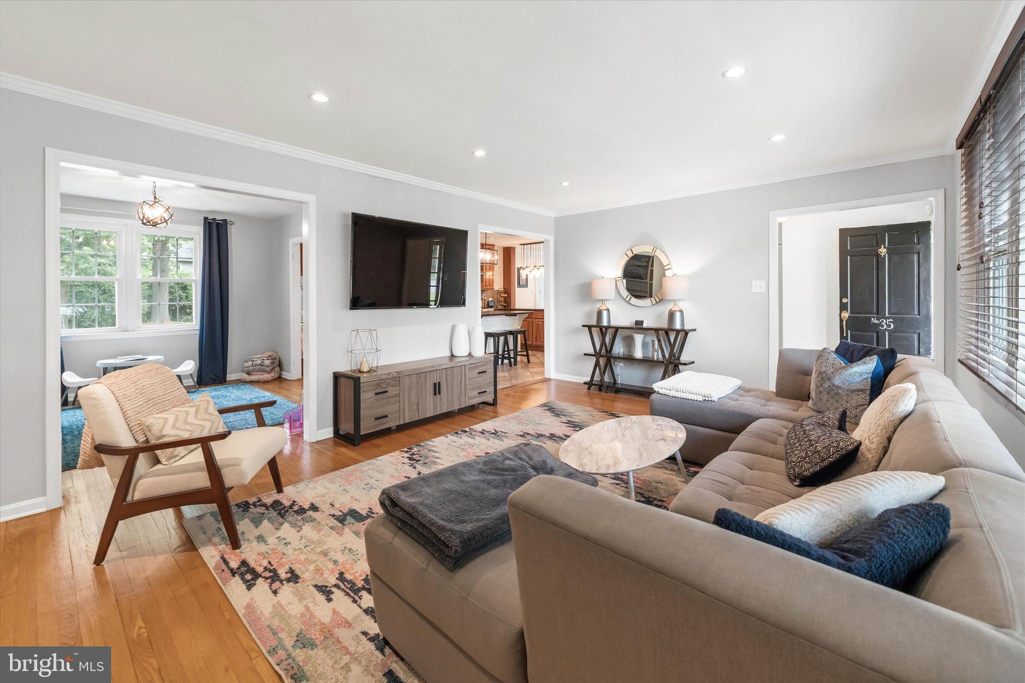 35 WINTERBURY CIRCLE