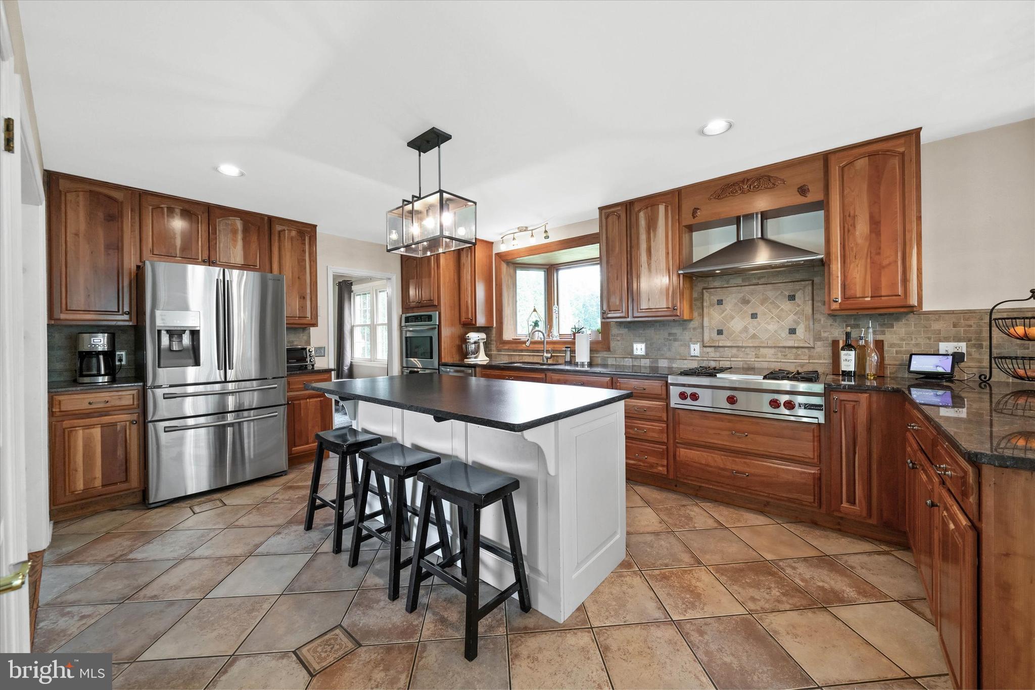 35 WINTERBURY CIRCLE