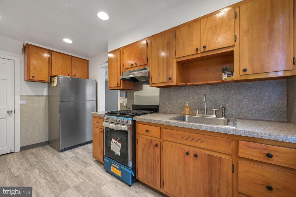 2735 W THIRD STREET