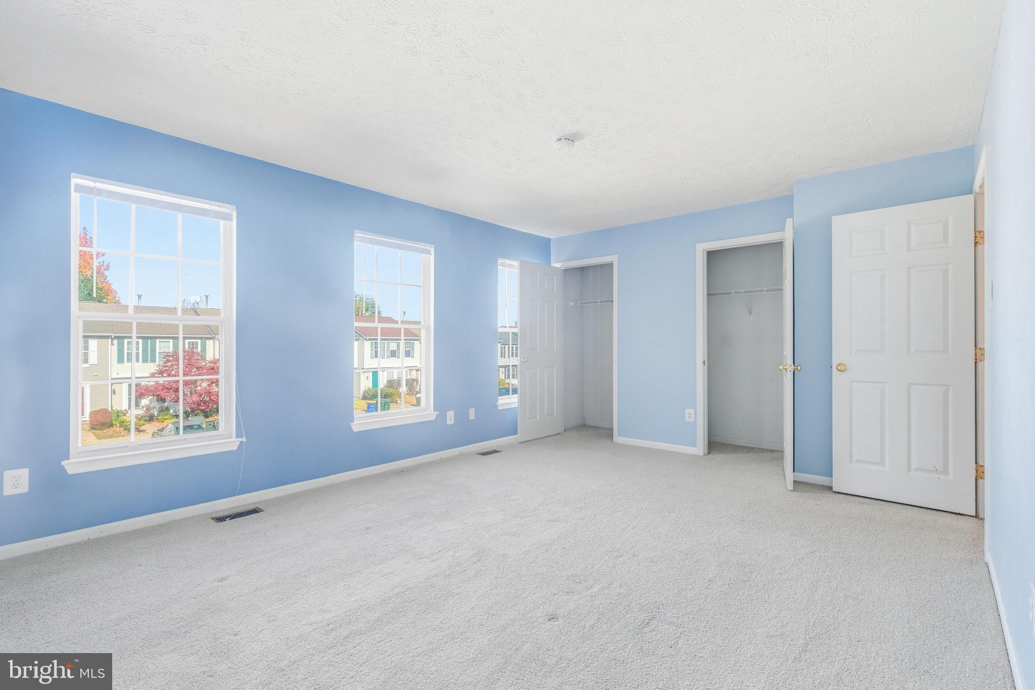 117 W SHETLAND COURT