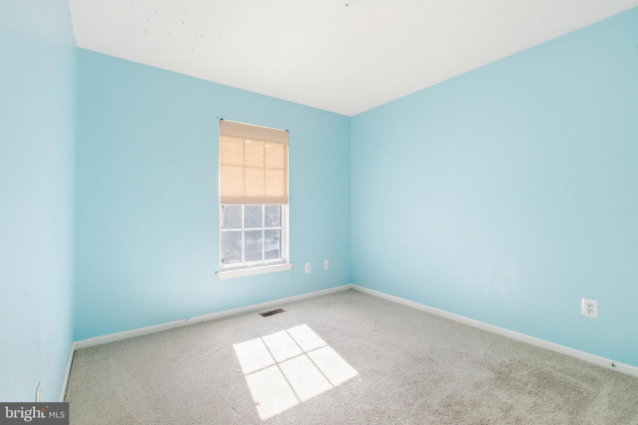 117 W SHETLAND COURT