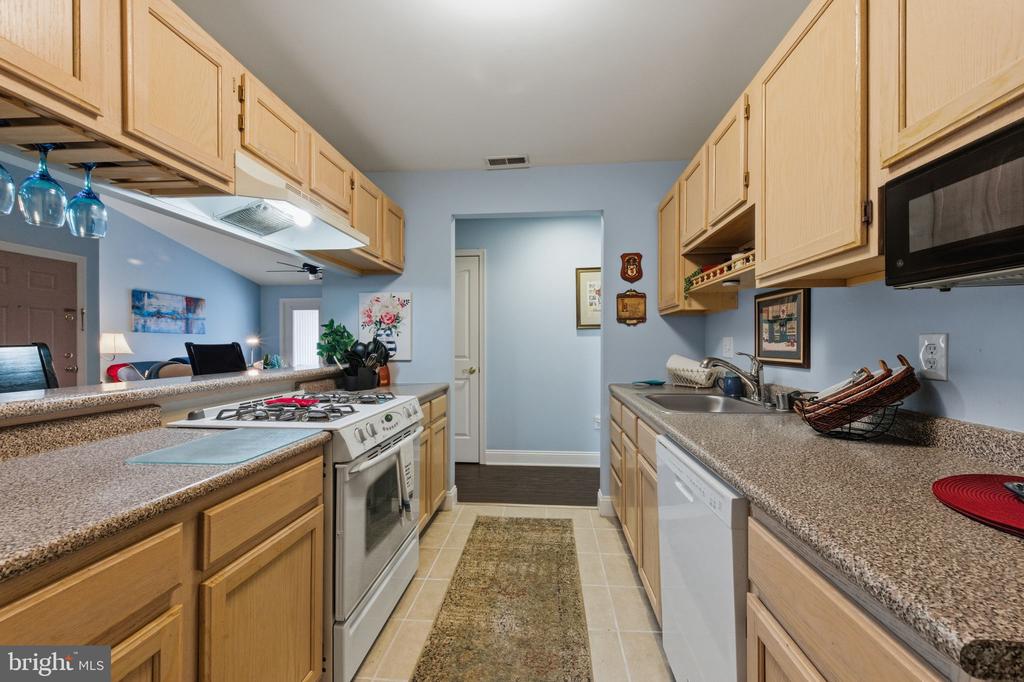2607 WATERS EDGE DRIVE
