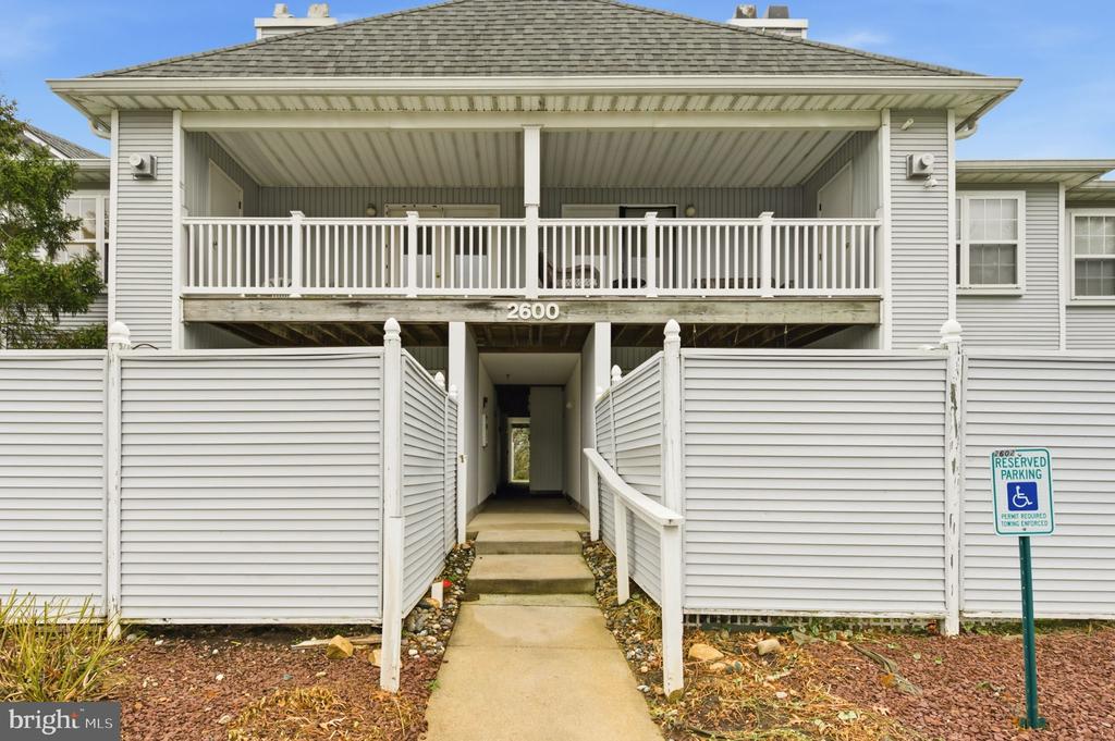 2607 WATERS EDGE DRIVE