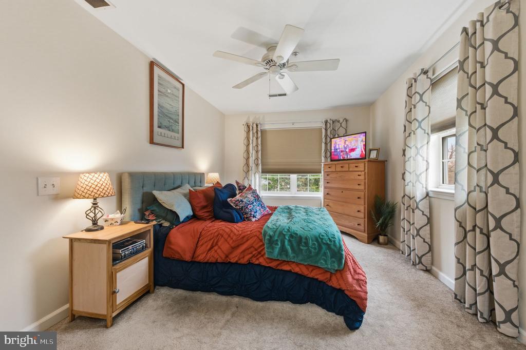 2607 WATERS EDGE DRIVE