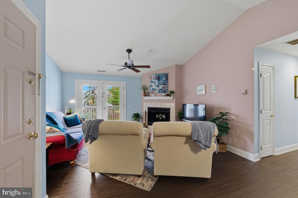 2607 WATERS EDGE DRIVE