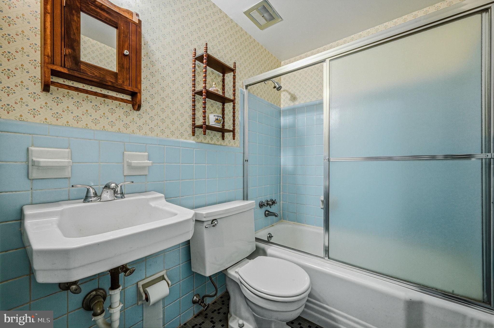 2414 CANEY ROAD