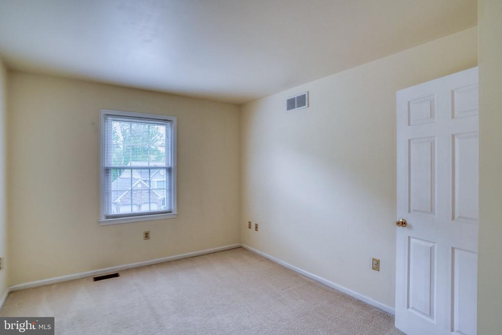 2 LILAC COURT