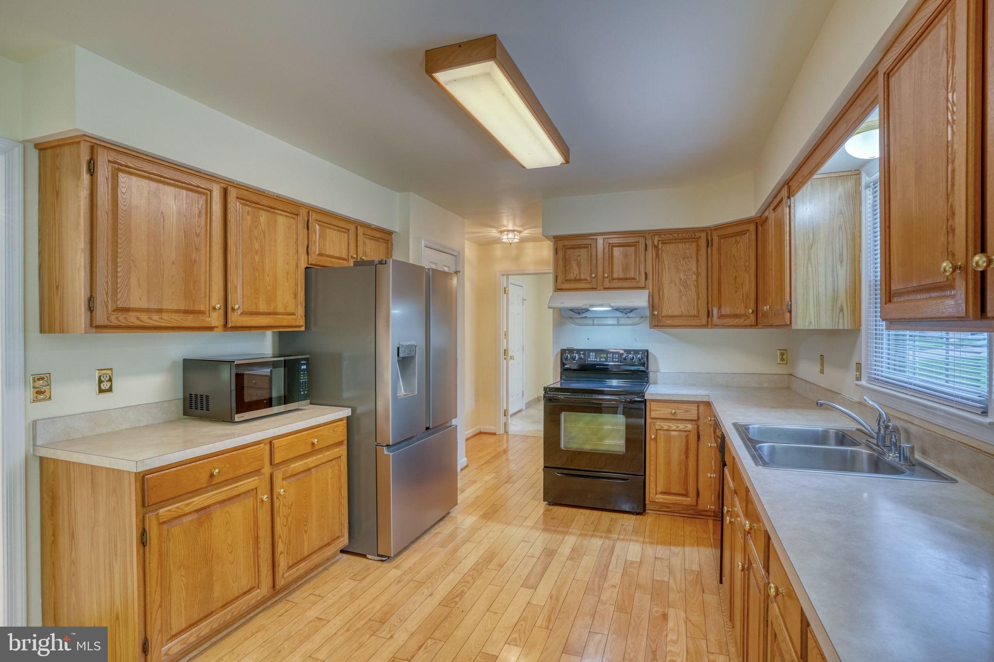 2 LILAC COURT