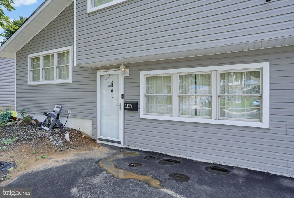 1125 GREENTREE ROAD