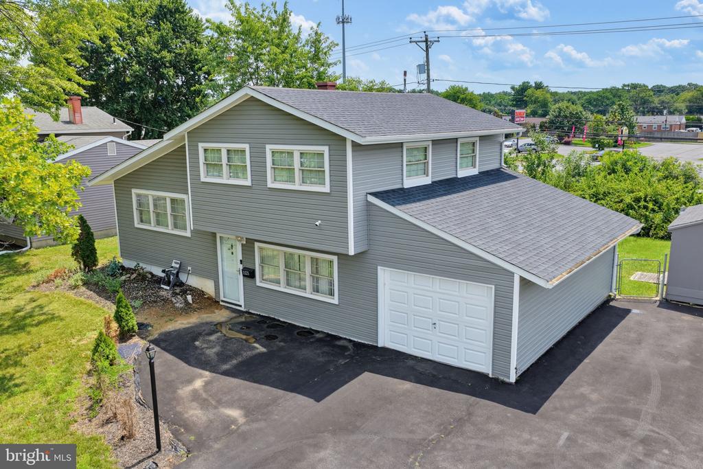 1125 GREENTREE ROAD