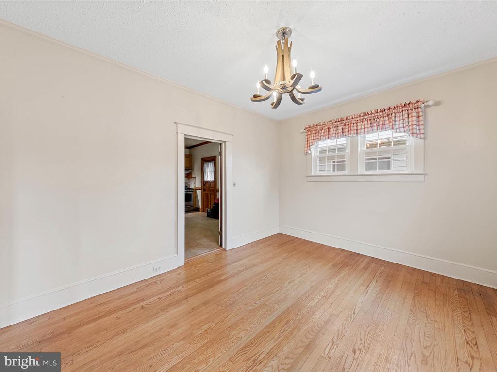 6 W CLARKE AVENUE