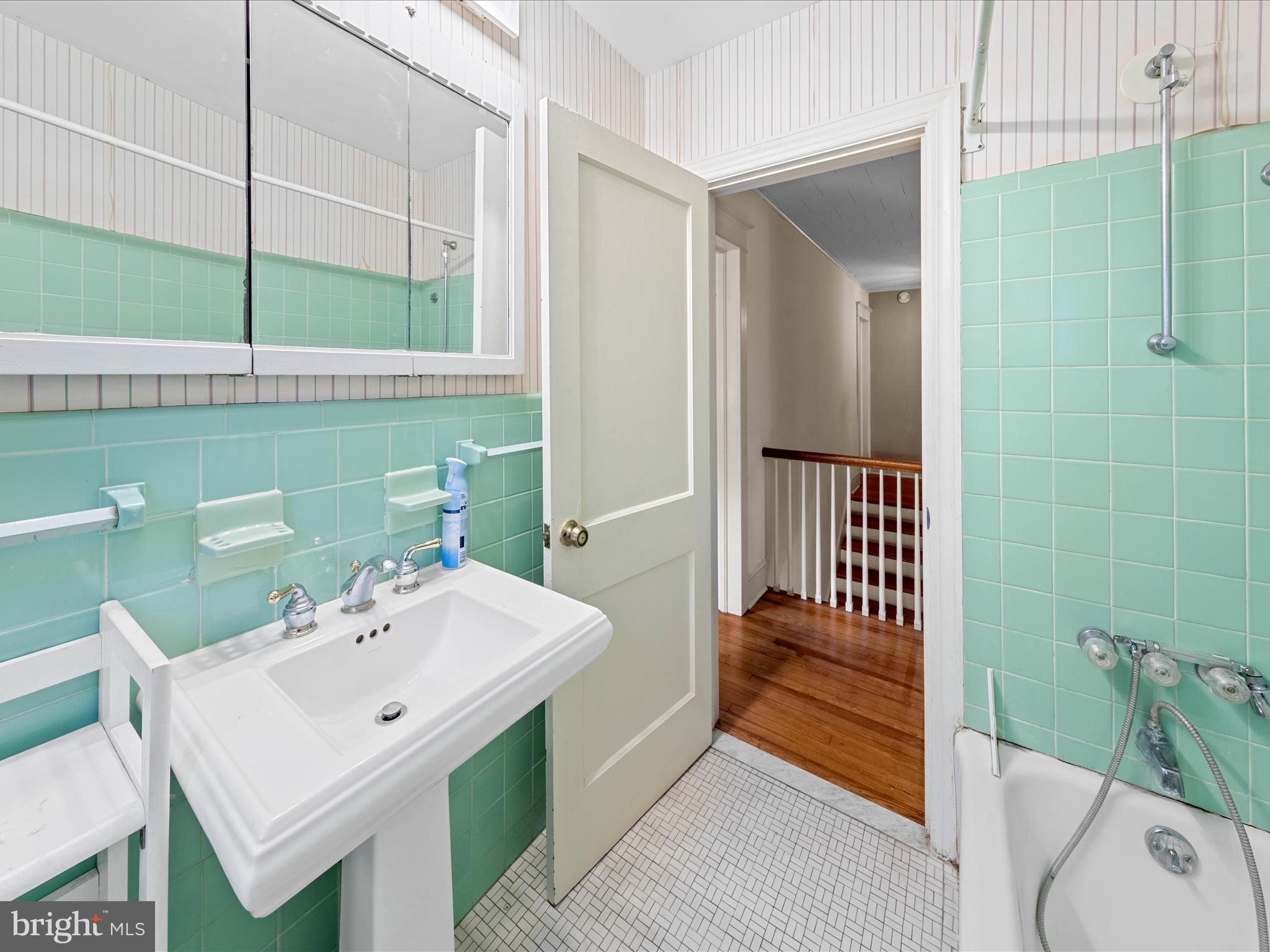 6 W CLARKE AVENUE