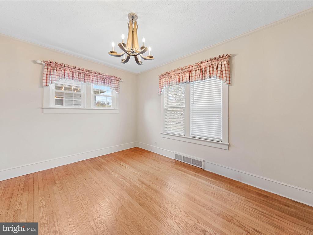 6 W CLARKE AVENUE