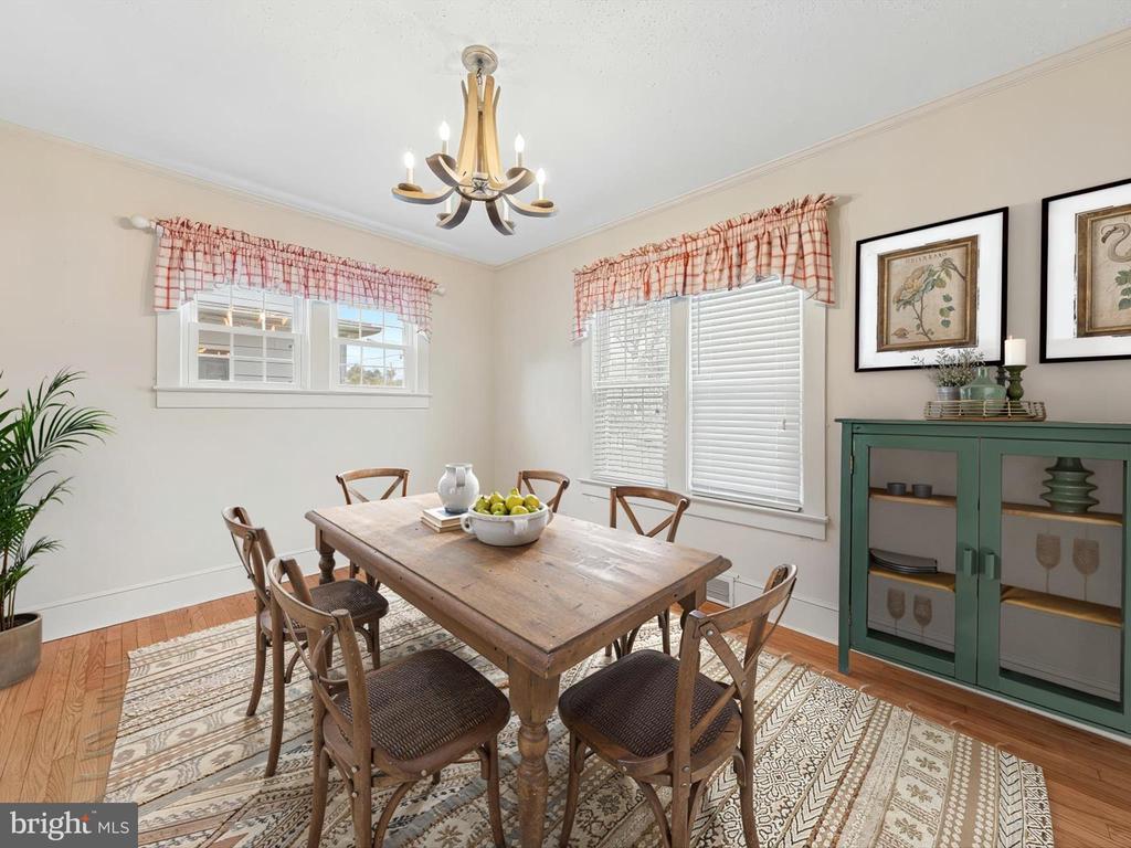 6 W CLARKE AVENUE