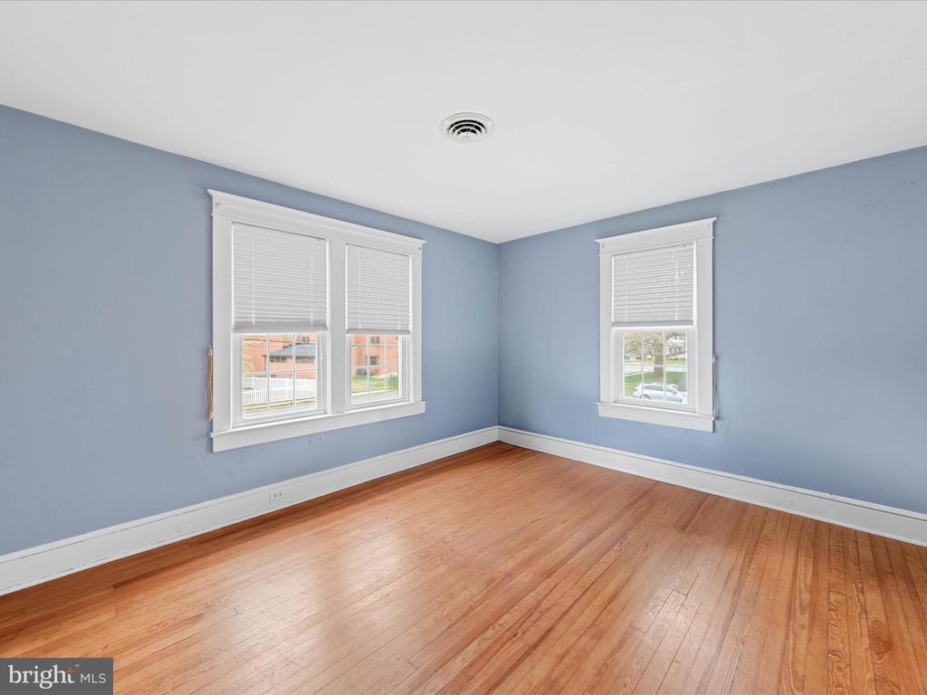 6 W CLARKE AVENUE