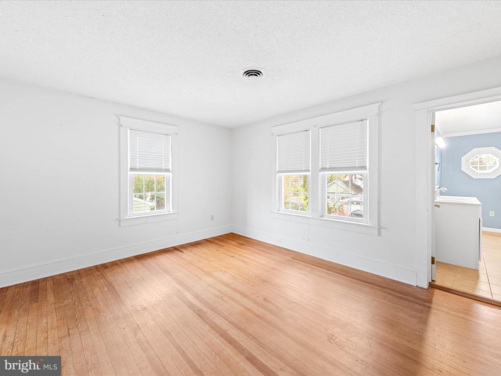 6 W CLARKE AVENUE