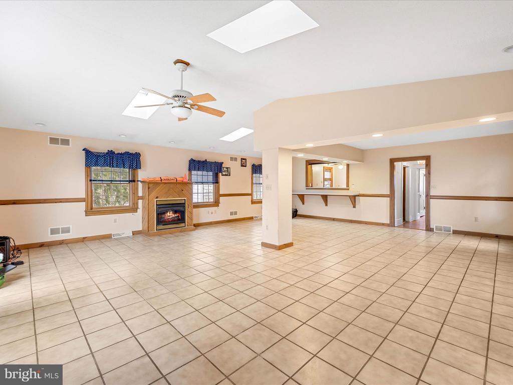 6 W CLARKE AVENUE