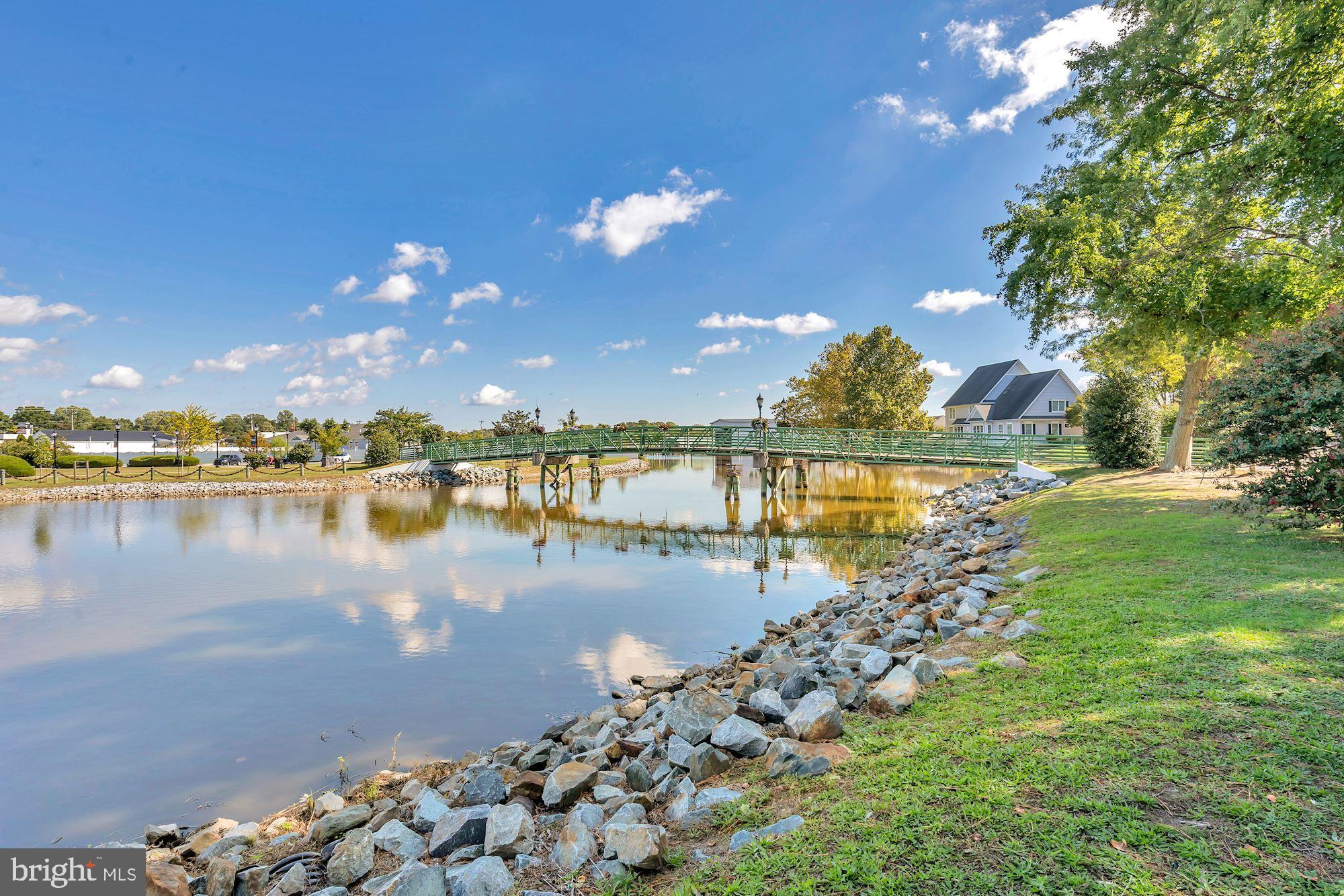 6 W CLARKE AVENUE