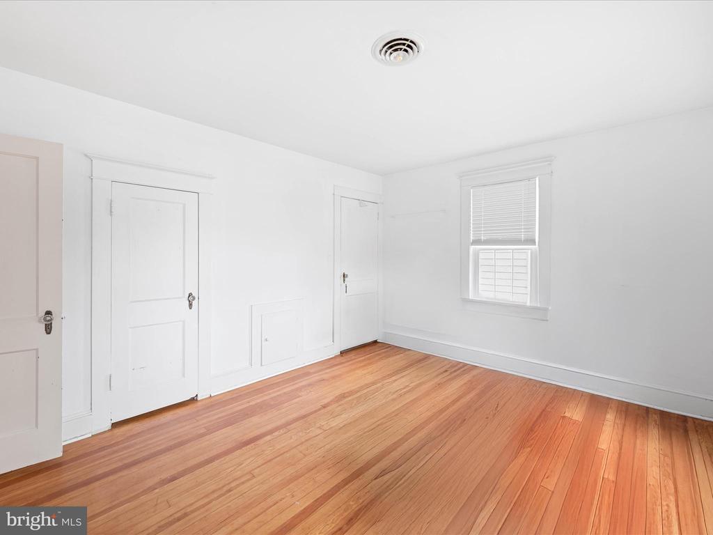 6 W CLARKE AVENUE