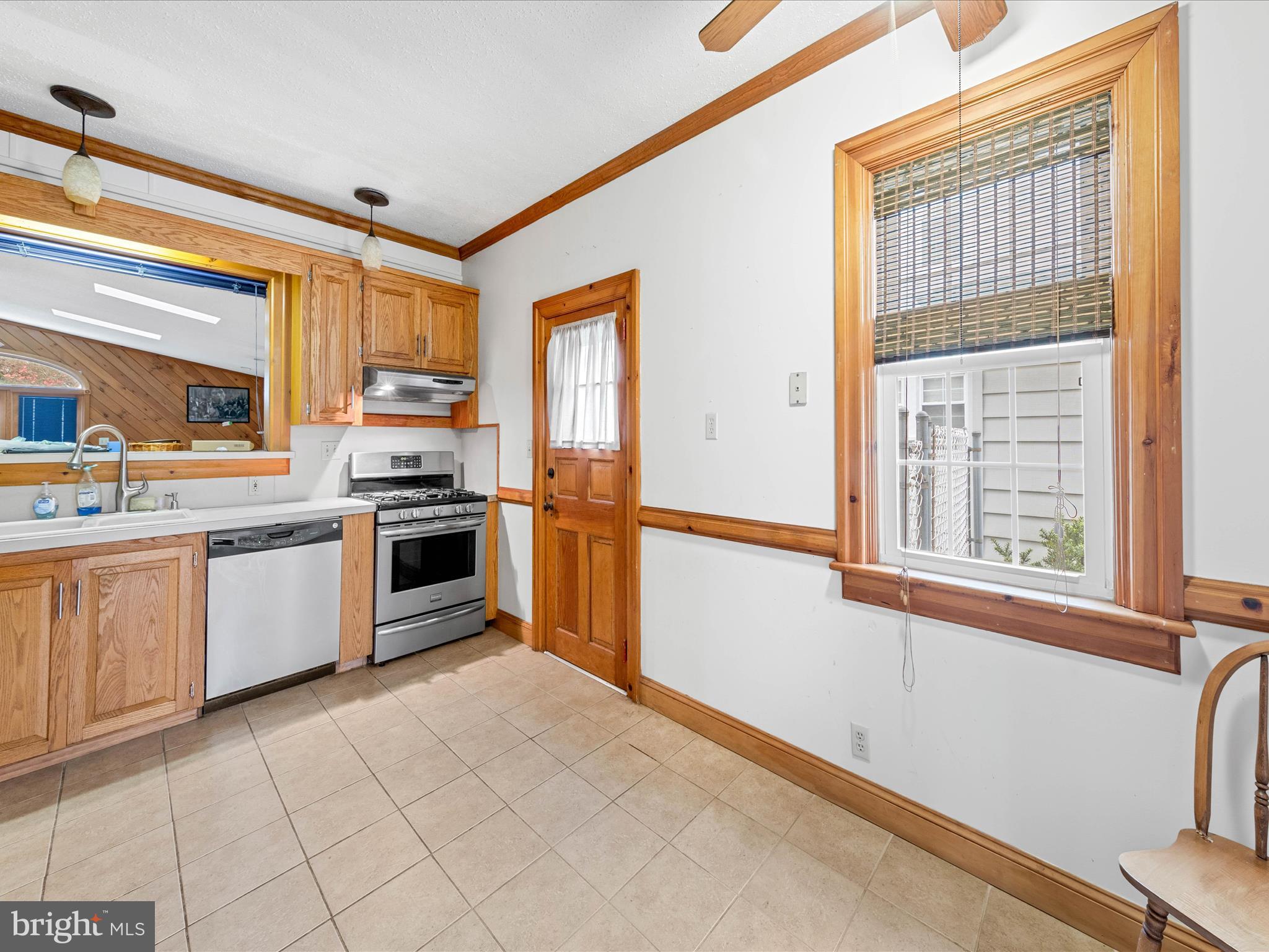 6 W CLARKE AVENUE