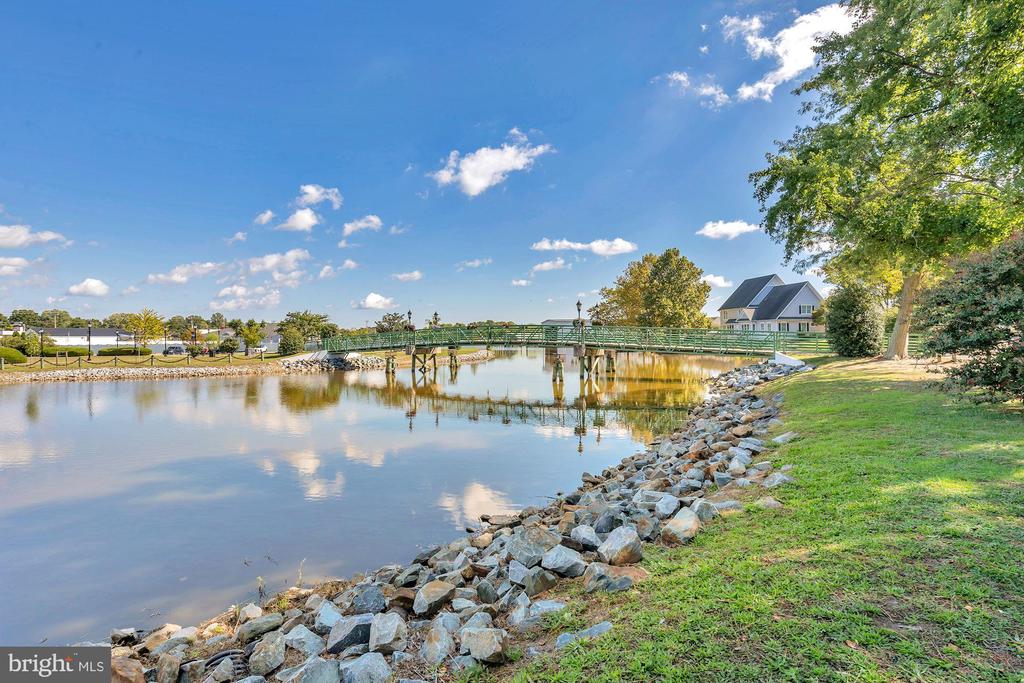 6 W CLARKE AVENUE
