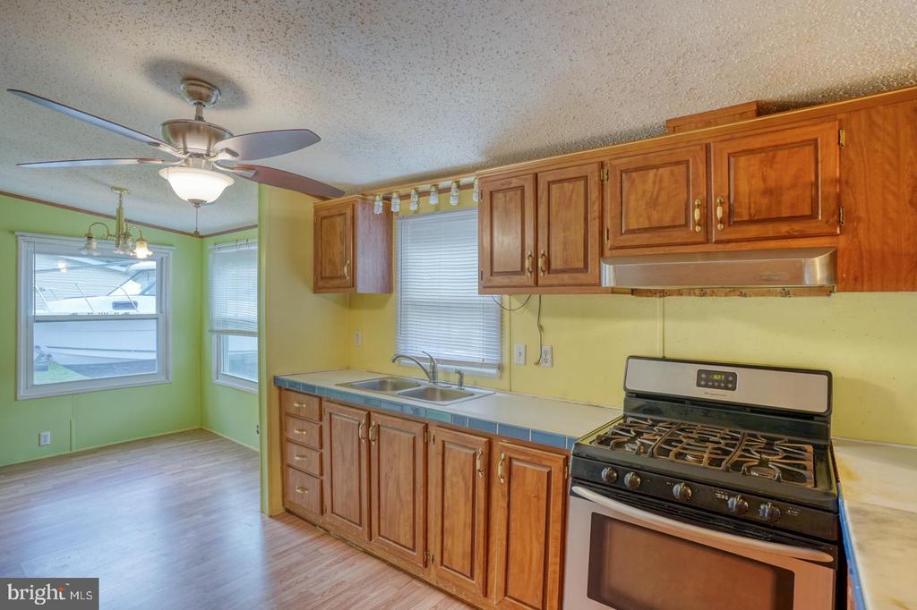 32588 CAPTAINS WAY