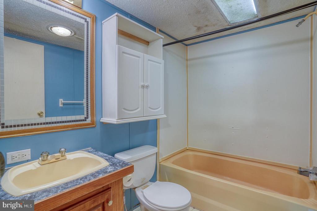 32588 CAPTAINS WAY