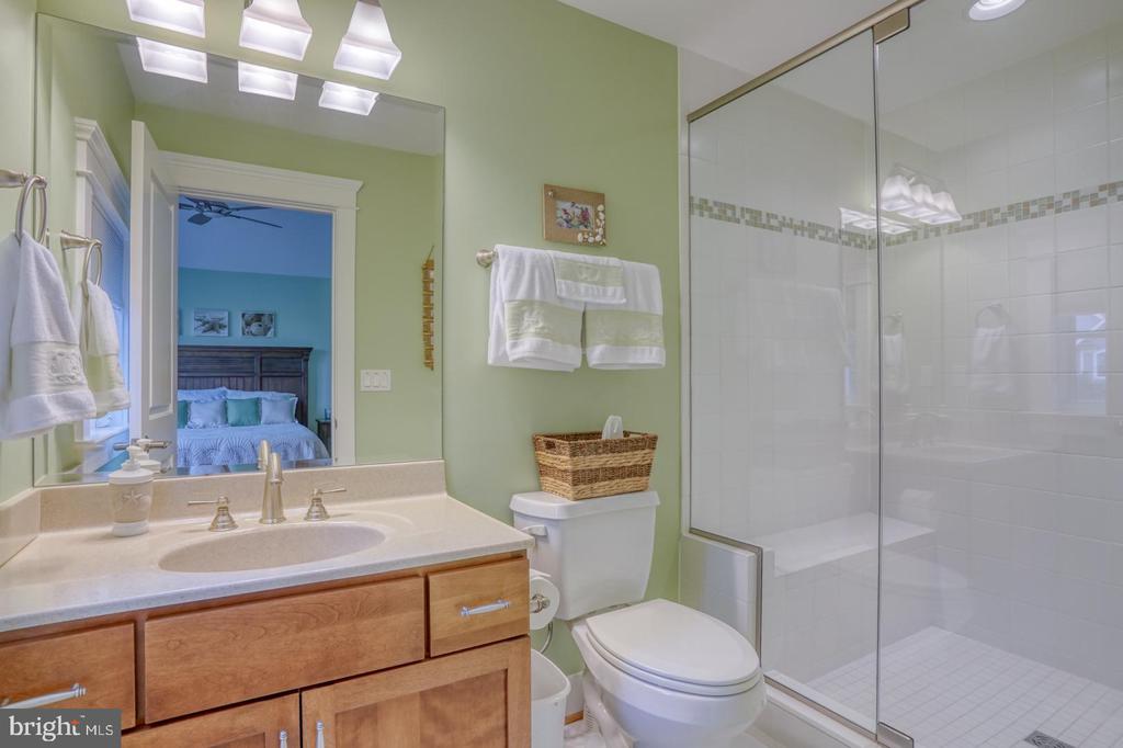 36102 VIREO CIRCLE