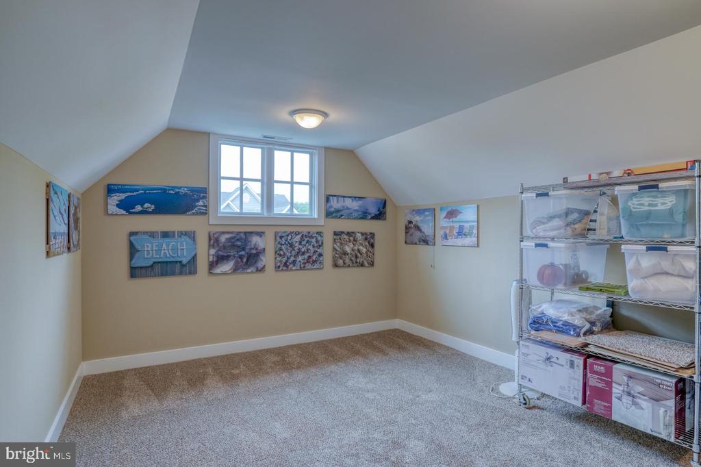 36102 VIREO CIRCLE