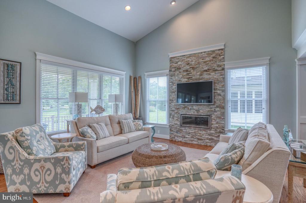 36102 VIREO CIRCLE