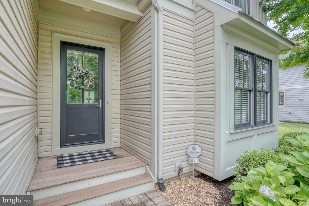 36102 VIREO CIRCLE