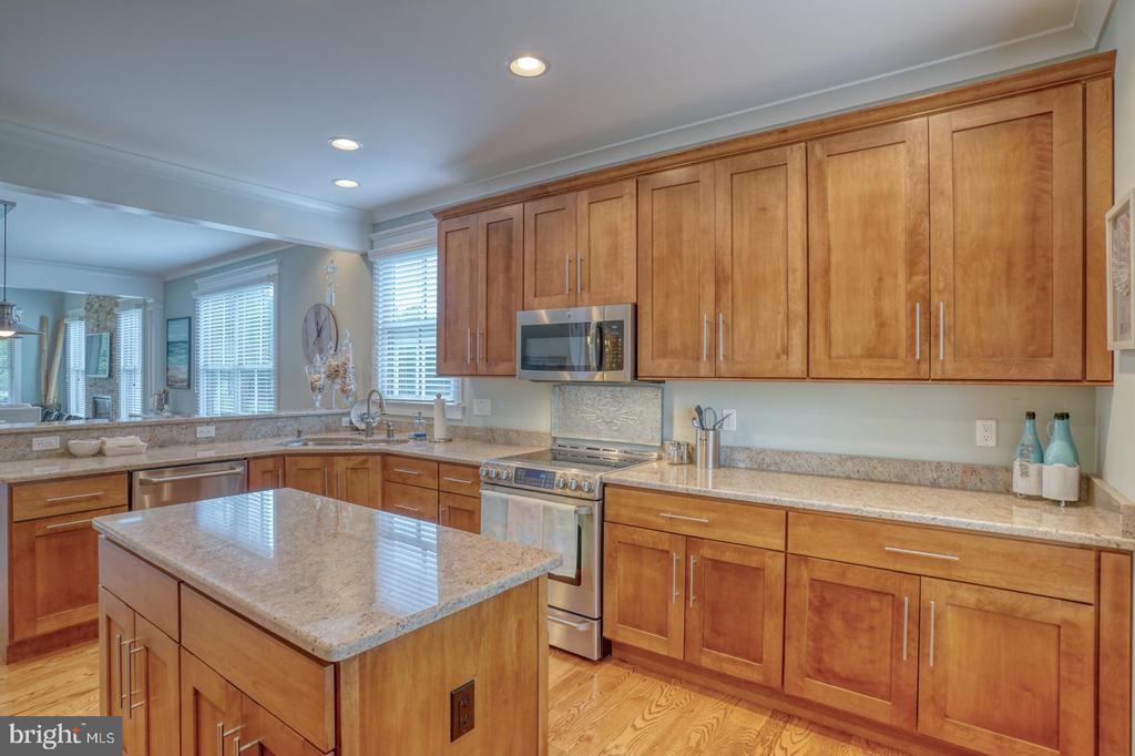 36102 VIREO CIRCLE