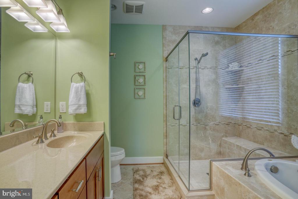 36102 VIREO CIRCLE
