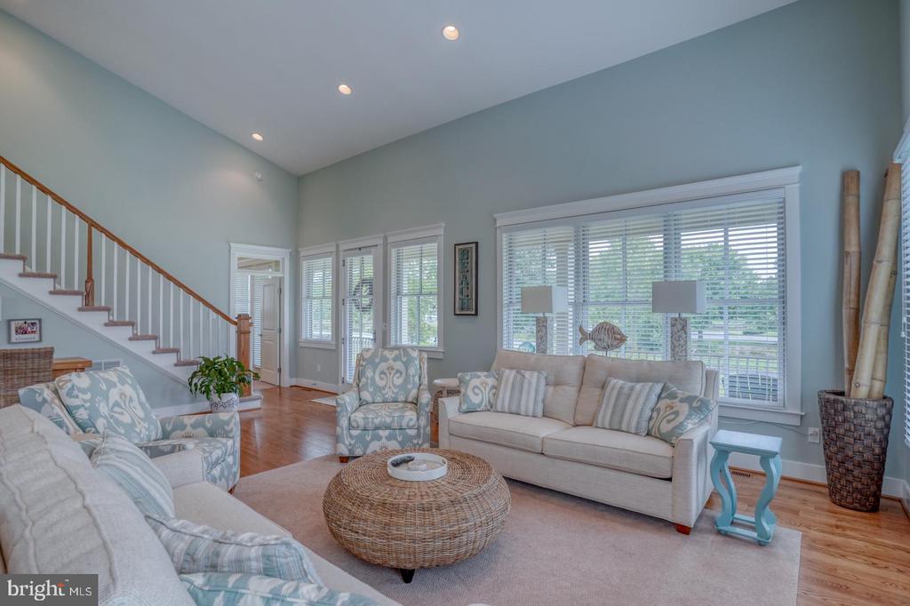 36102 VIREO CIRCLE