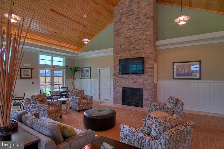 36102 VIREO CIRCLE