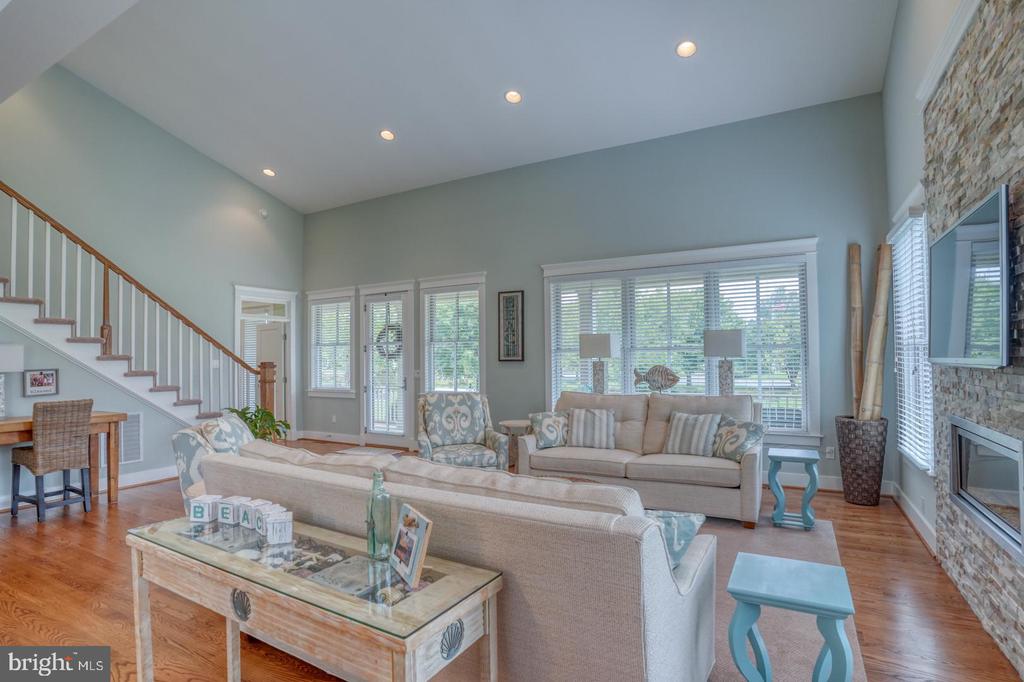 36102 VIREO CIRCLE