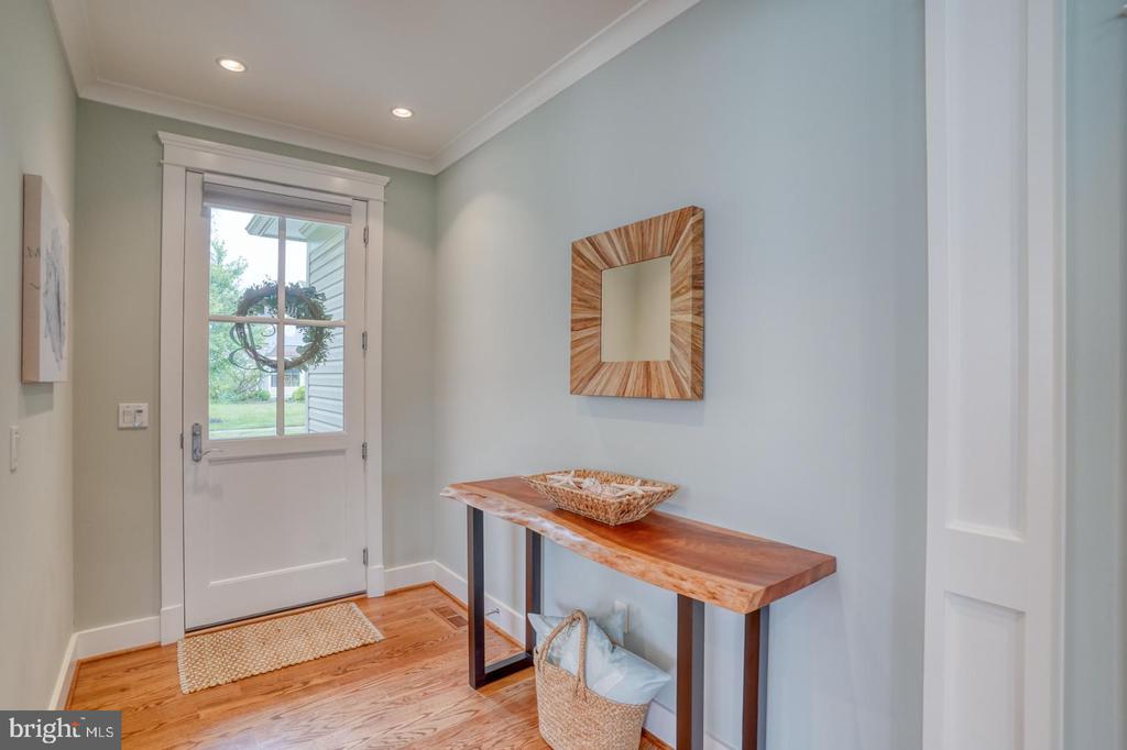 36102 VIREO CIRCLE