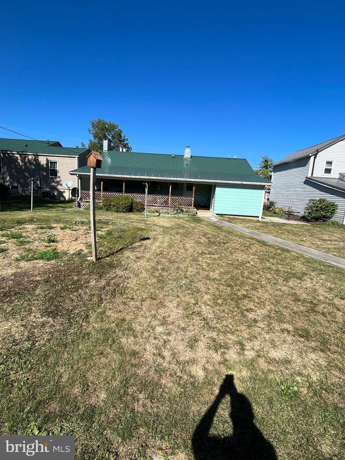 9 E ROBERTS STREET