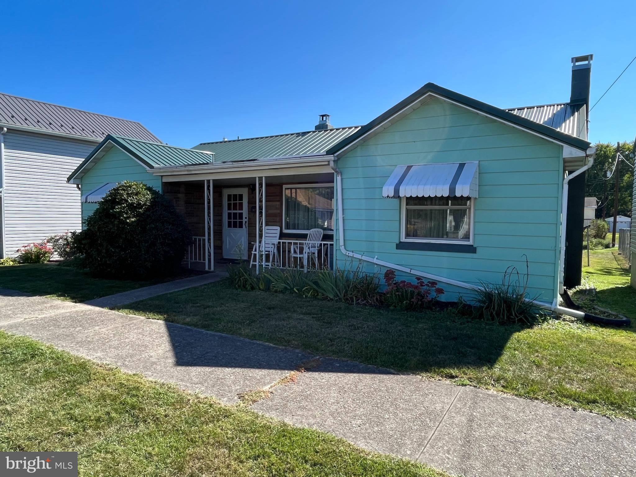9 E ROBERTS STREET